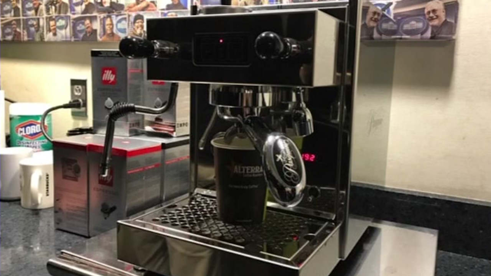 Tom Hanks gives White House press an espresso machine ABC7 New York