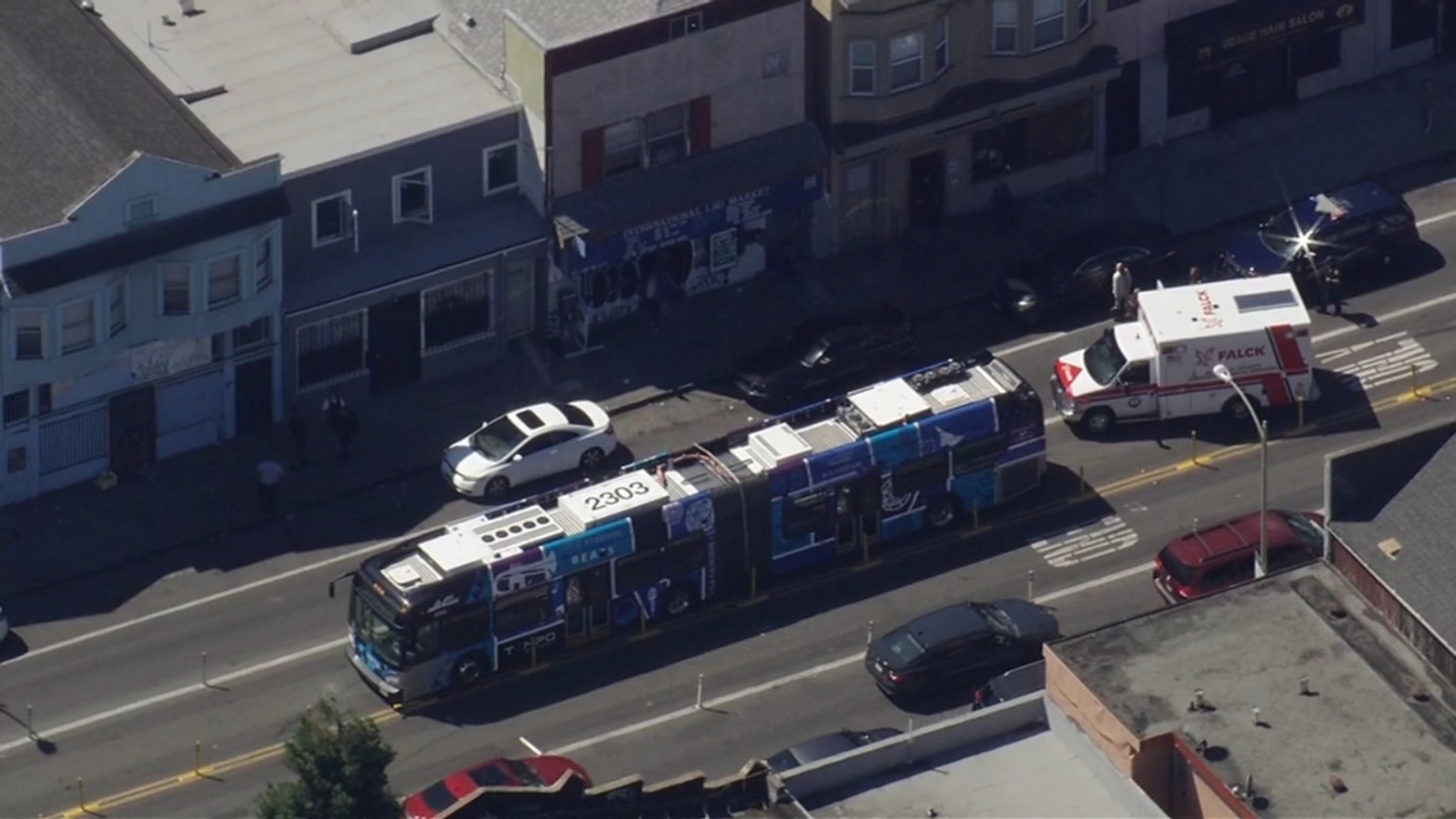 Police investigating Oakland hit-and-run incident involving AC Transit bus
