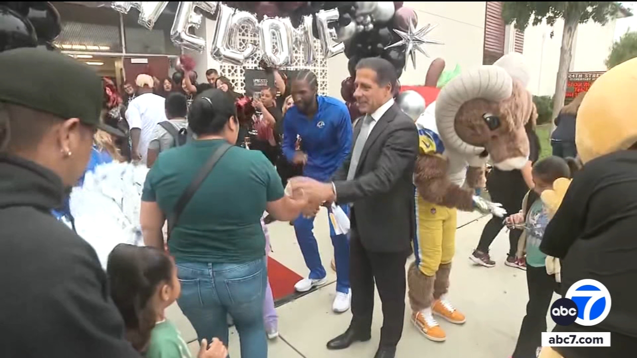 LAUSD renews Superintendent Carvalho's contract