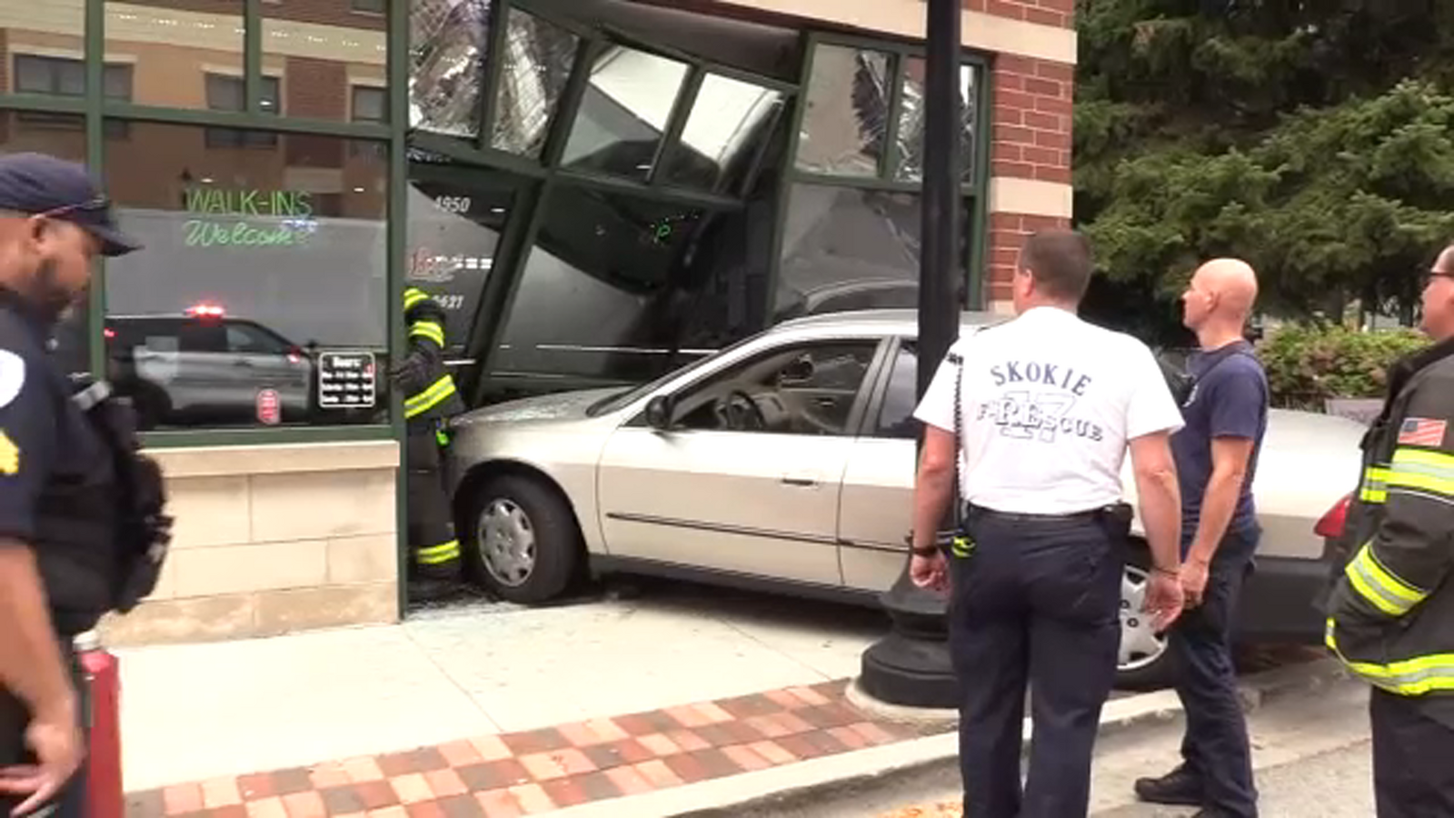 Skokie car into building Car crashes store in the 4900block of Oakton