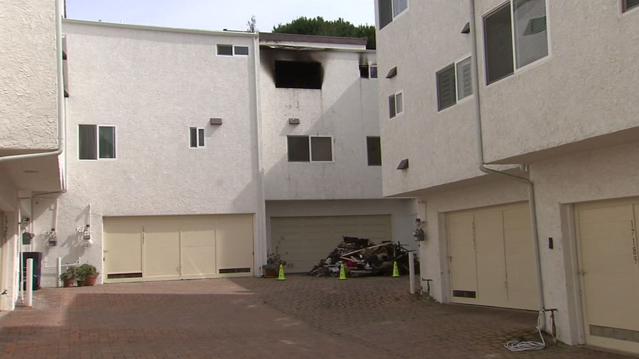 1 dead in Pacific Palisades townhouse fire