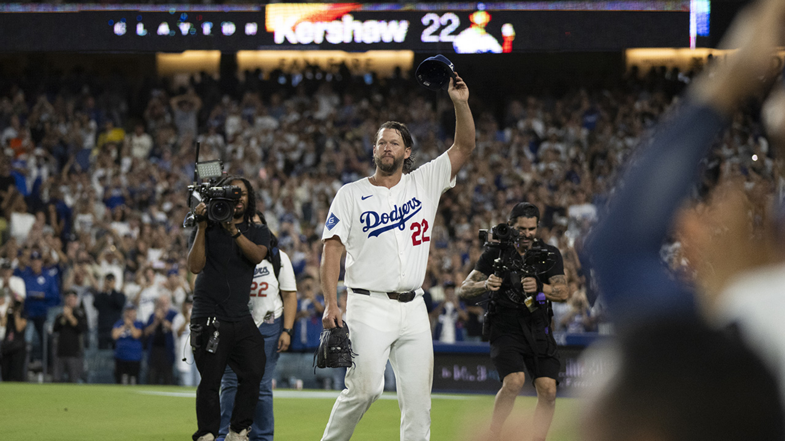 Clayton Kershaw soaks in the applause in his last regular-season start at Dodger Stadium