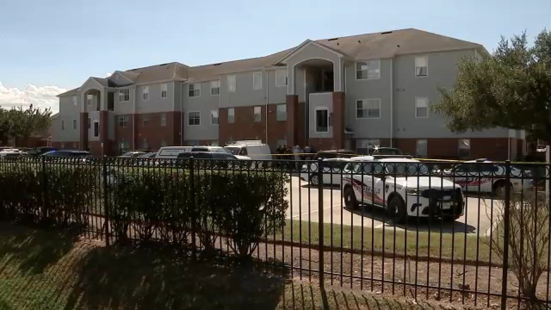 3 people found shot to death inside NW Harris County apartment, Pct. 4 says