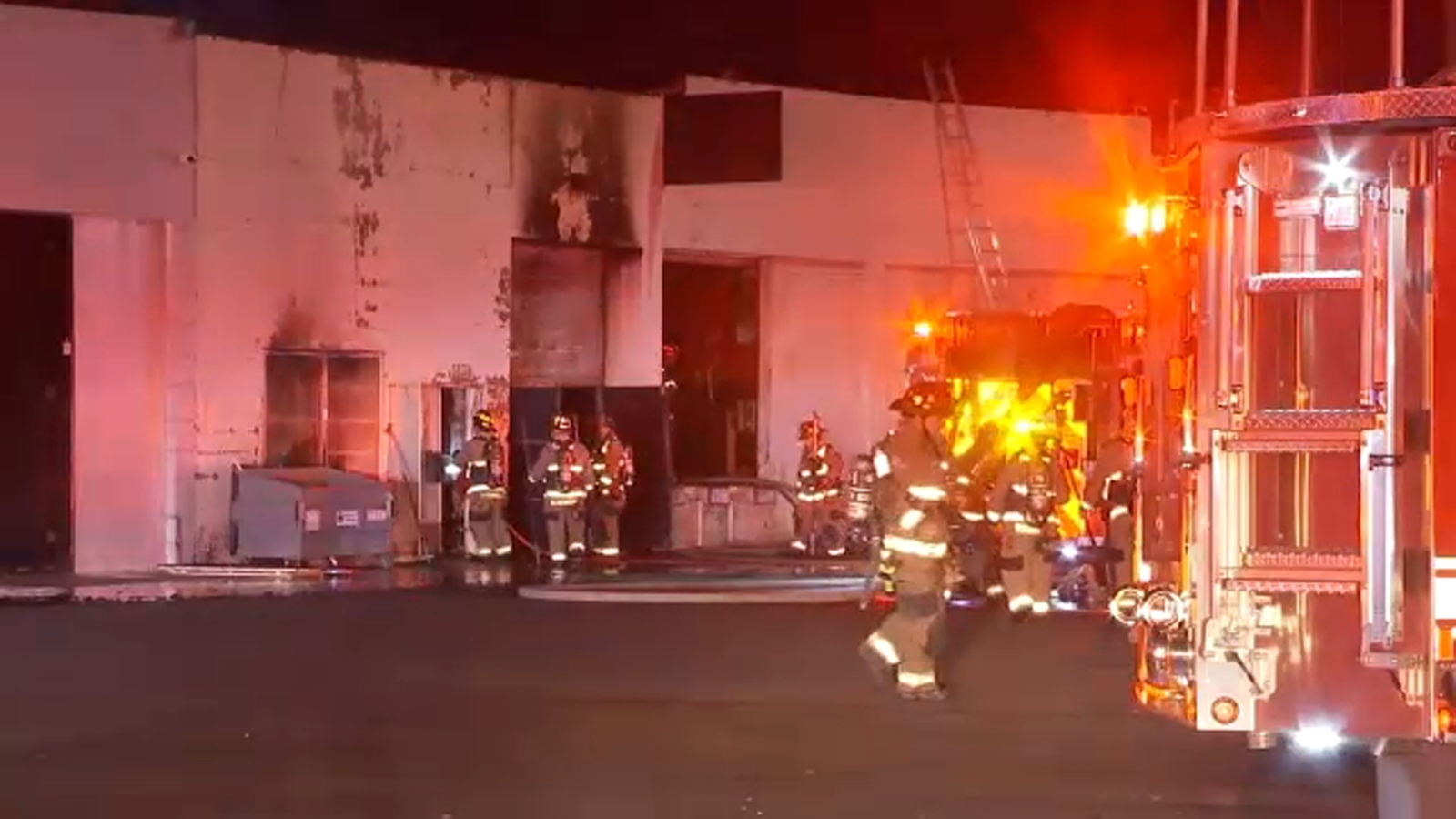 Businesses destroyed by fire at commercial building in Downtown Fresno