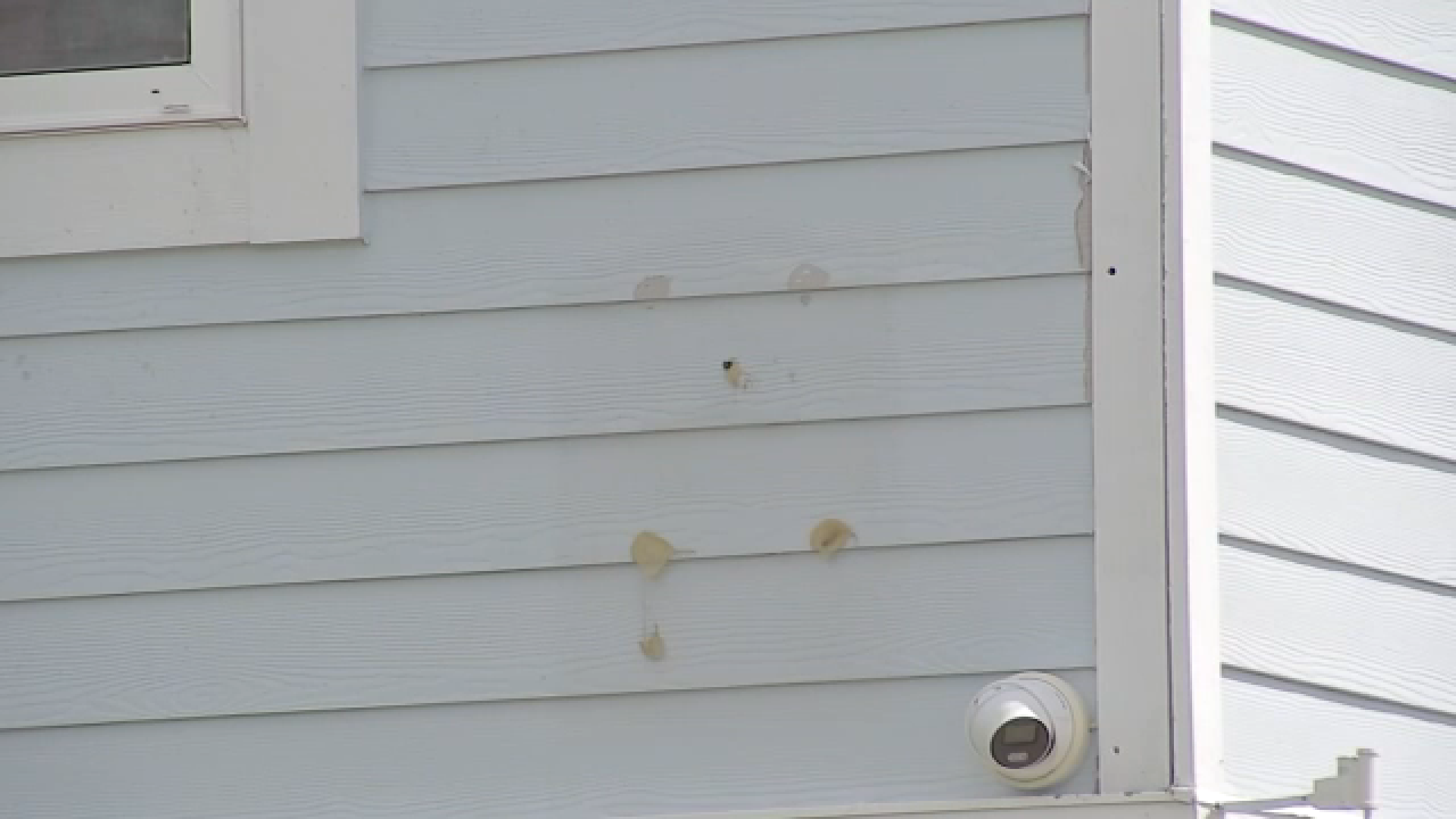 12-year-old girl shot through bedroom window in northwest Houston, police say