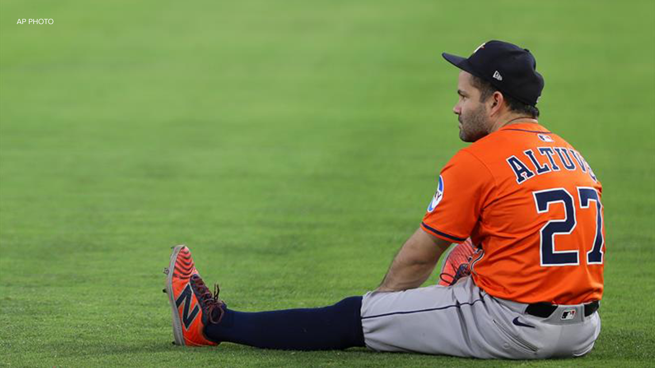 Yusei Kikuchi pitches vs. Tampa Bay Rays in his Houston Astros