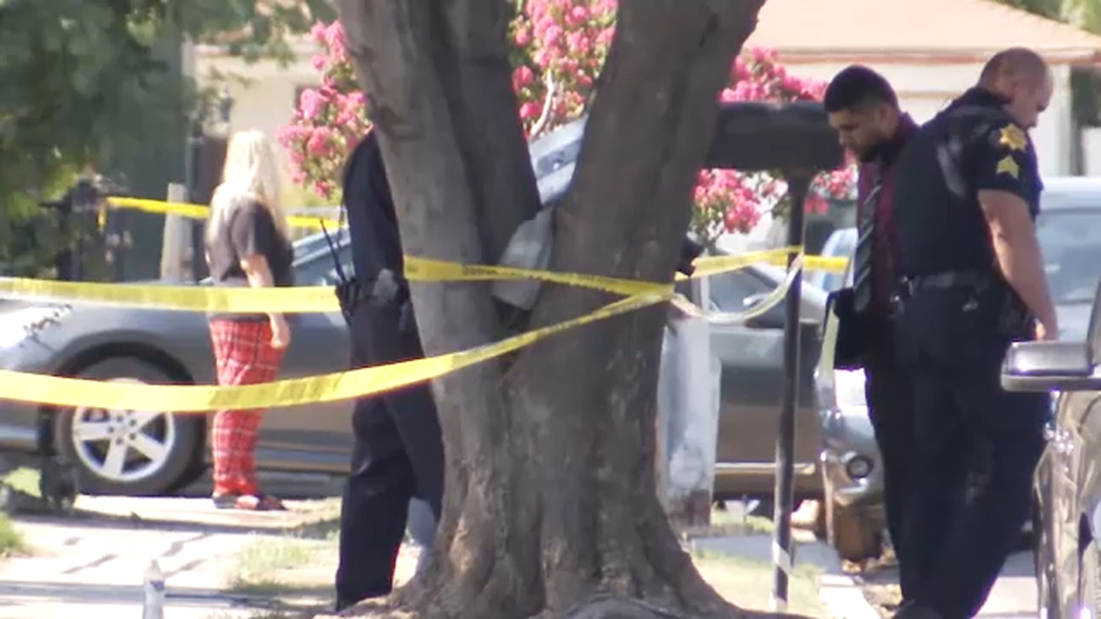 Man Fatally Stabbed In Southeast Fresno Home, Suspect Flees Scene