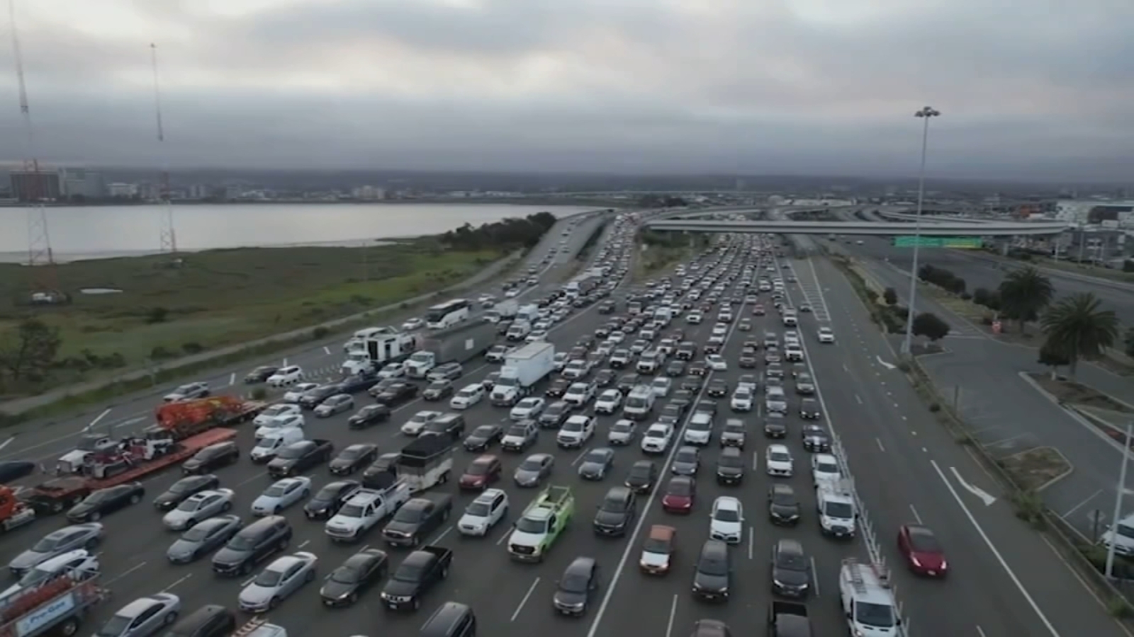Toll discounts, carpool lanes: EV drivers losing perks as CA Clean Air Vehicle Decal Program ends