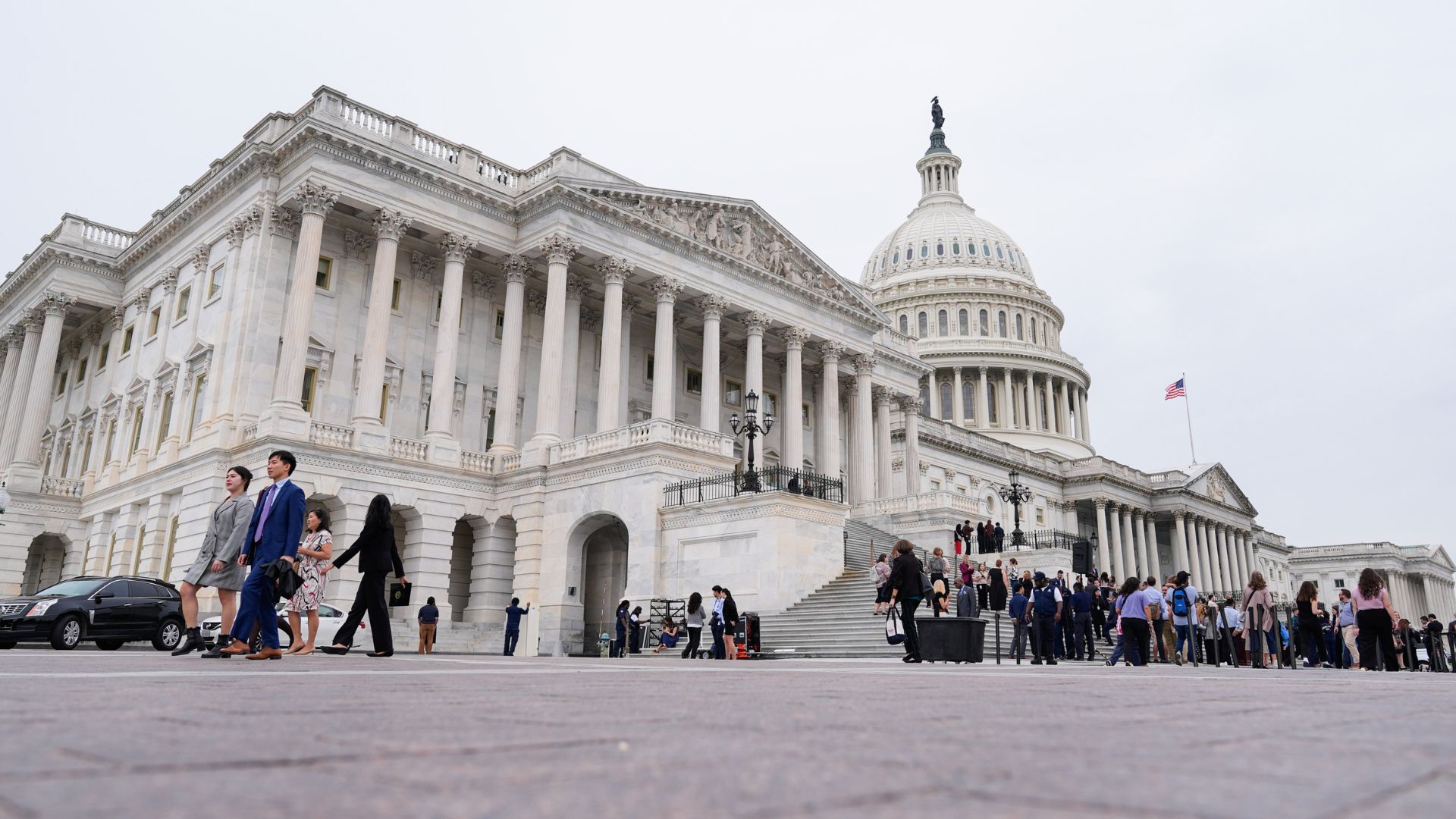 Government shutdown update: Federal government shutdown begins as nation  faces new period of uncertainty - ABC7 Los Angeles