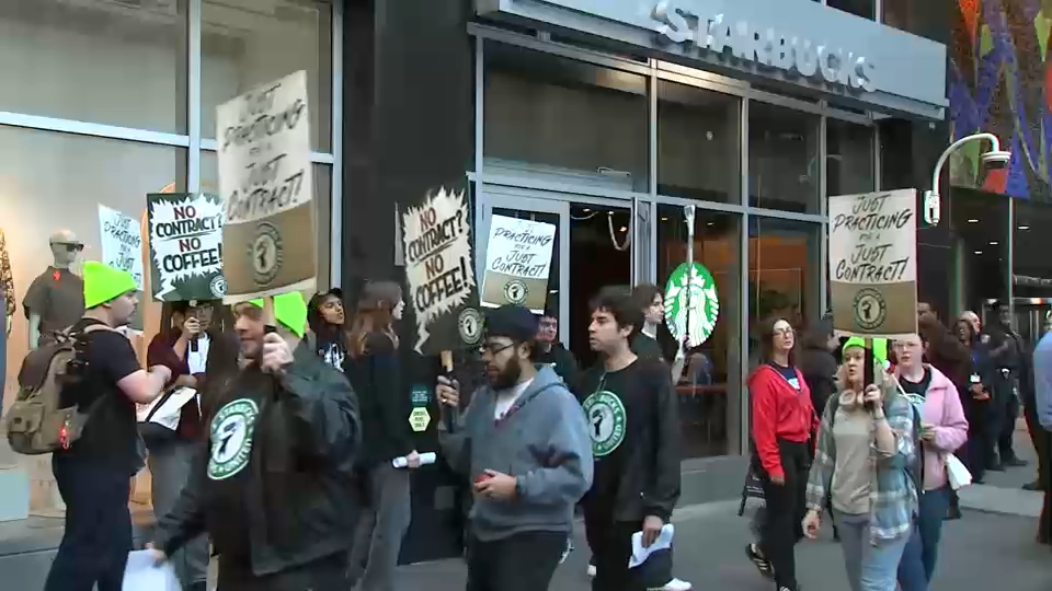 Mamdani joins Starbucks baristas picketing for better pay