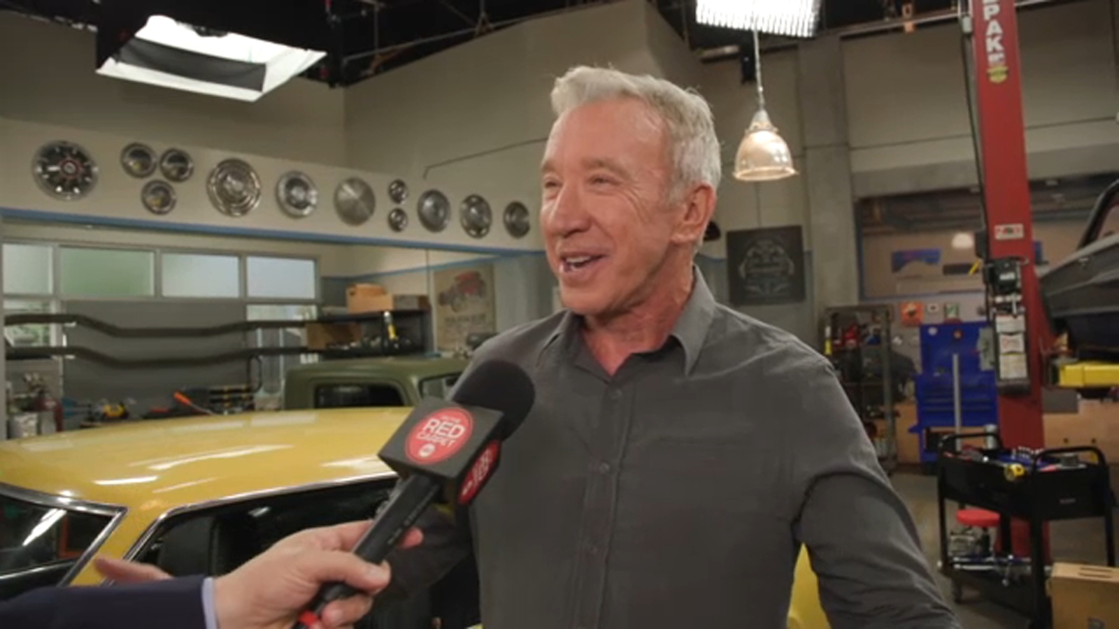 Tim Allen puts things in 'reverse,' features familiar friends in season debut of 'Shifting Gears'