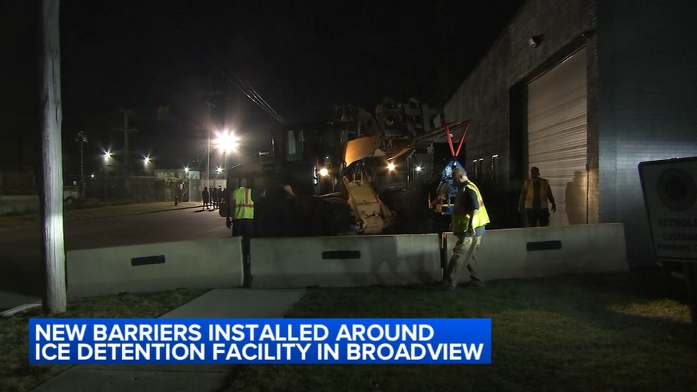 Barricades set up for protest zones near Broadview ICE facility: ISP