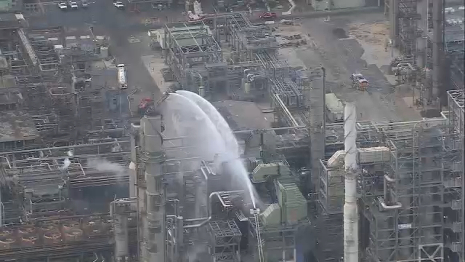 Chevron refinery fire: Explosion rocks El Segundo, Manhattan Beach region in Southern California