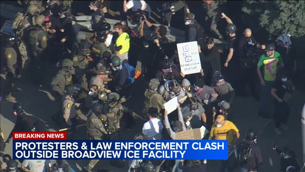 Federal agents clash with protesters at Broadview ICE facility