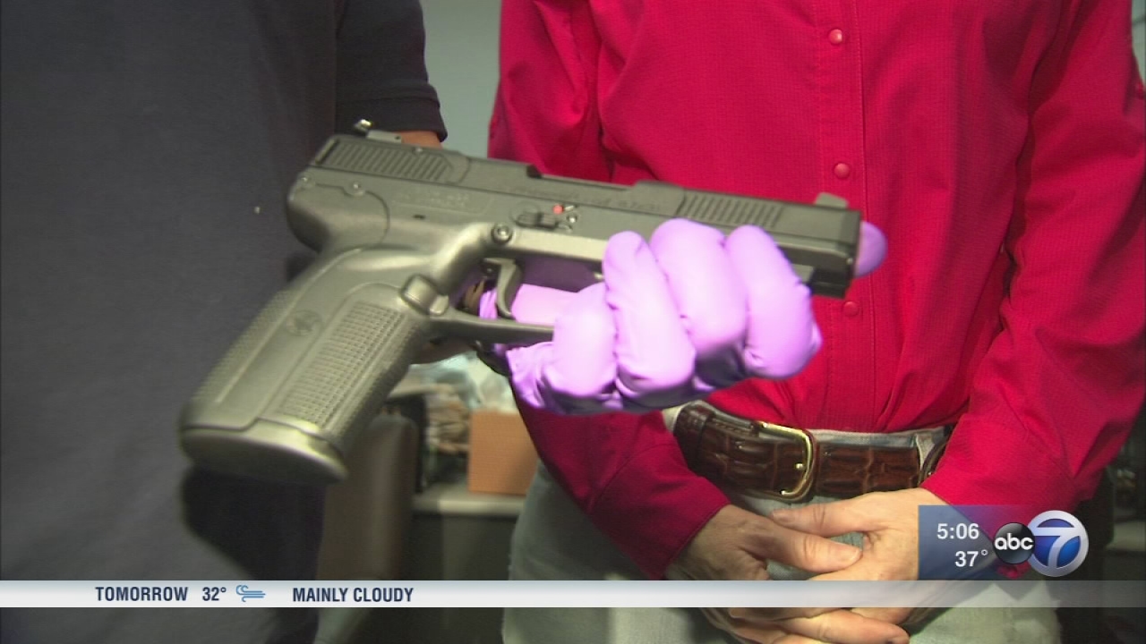 Meet the team chasing down Chicago?s gun runners