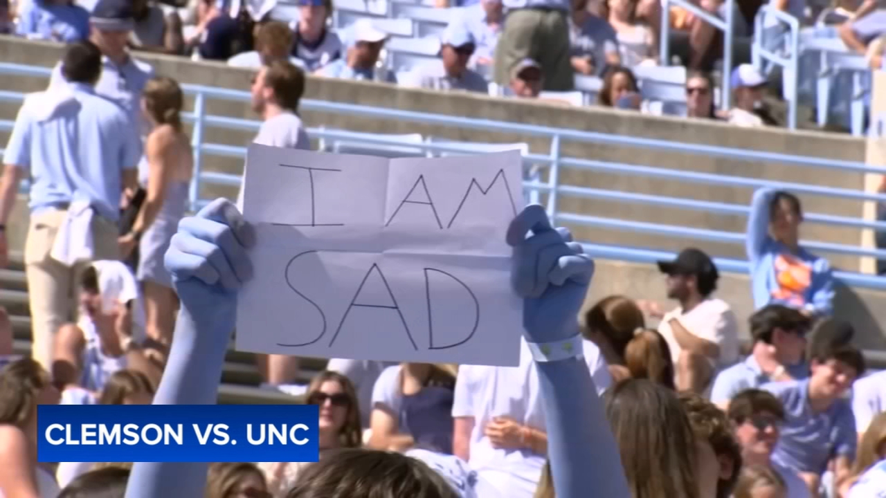 Clemson drubs UNC 38-10