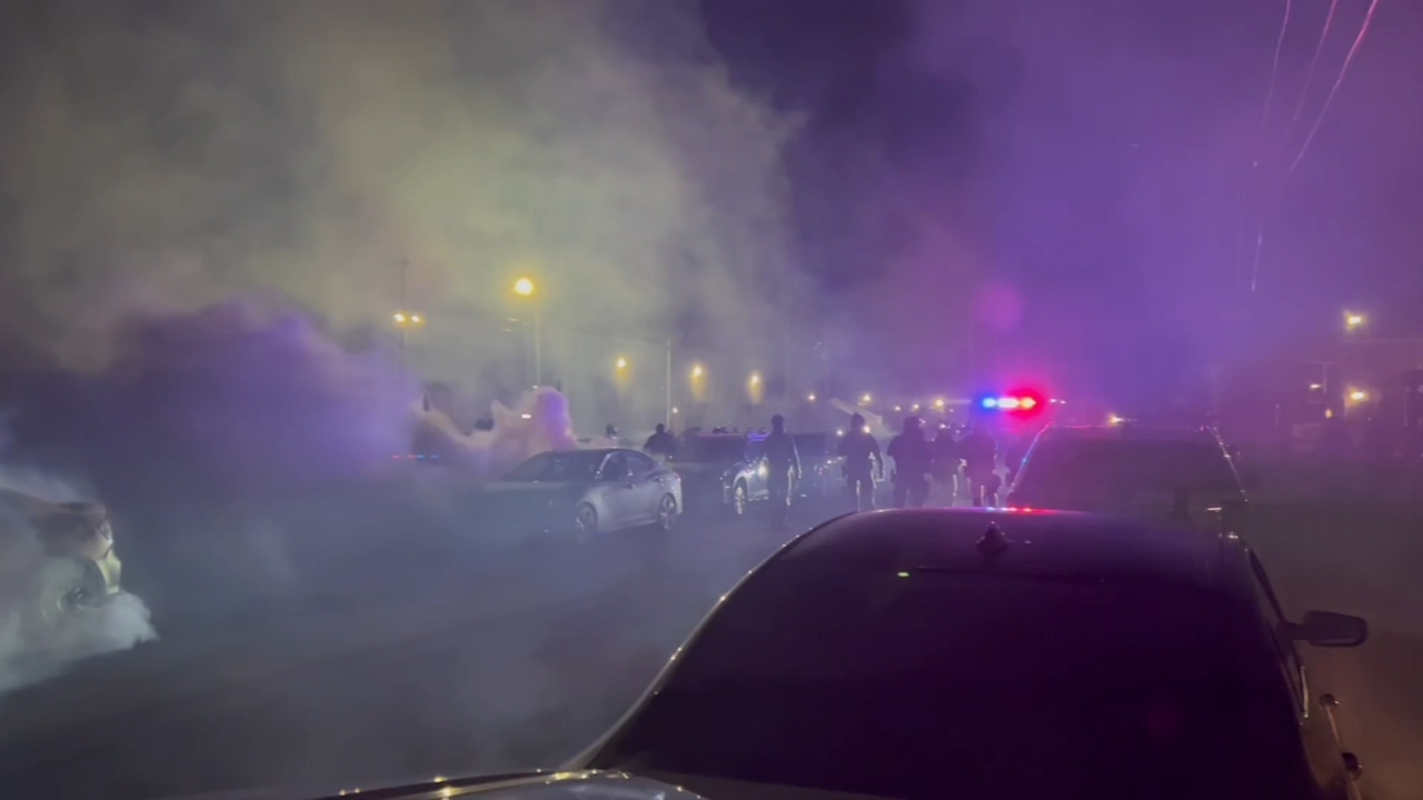 Local journalists sue ICE, DHS over force used in Broadview protests