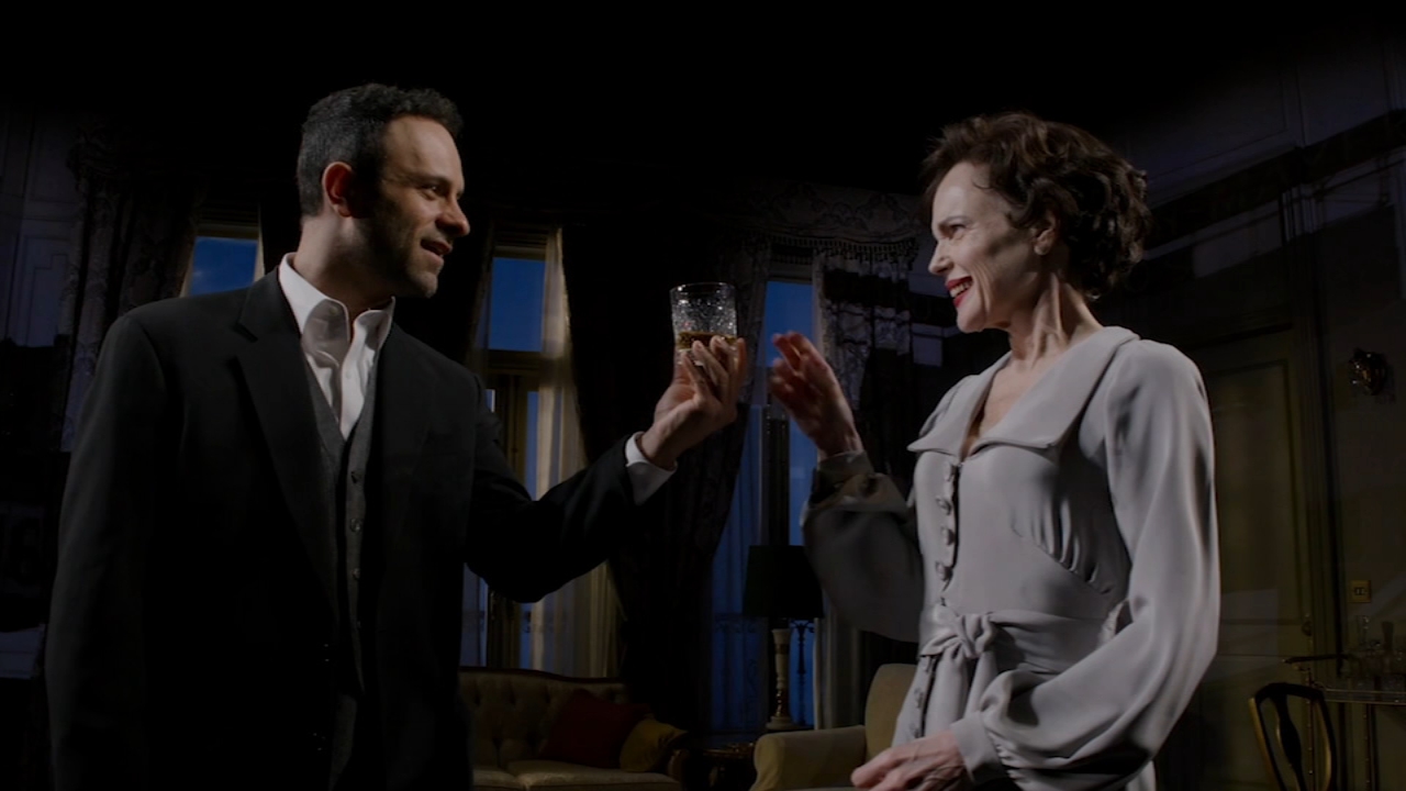 'Ava: The Secret Conversations' actor plays all men in Chicago show