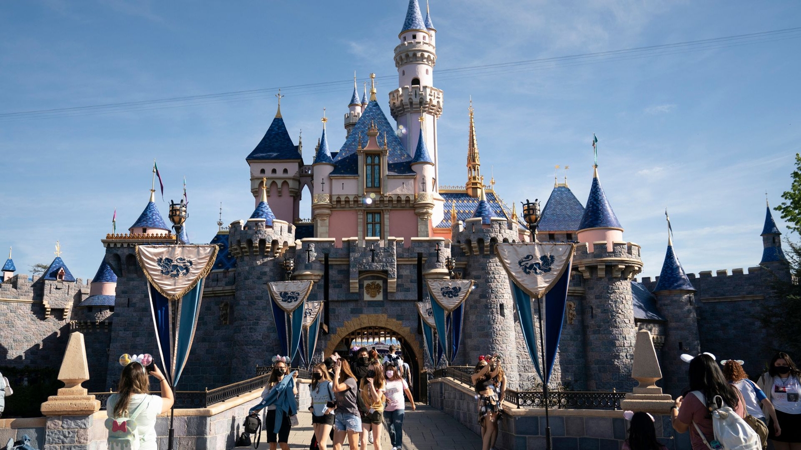 Tips on making the most of Disneyland while sticking to a budget