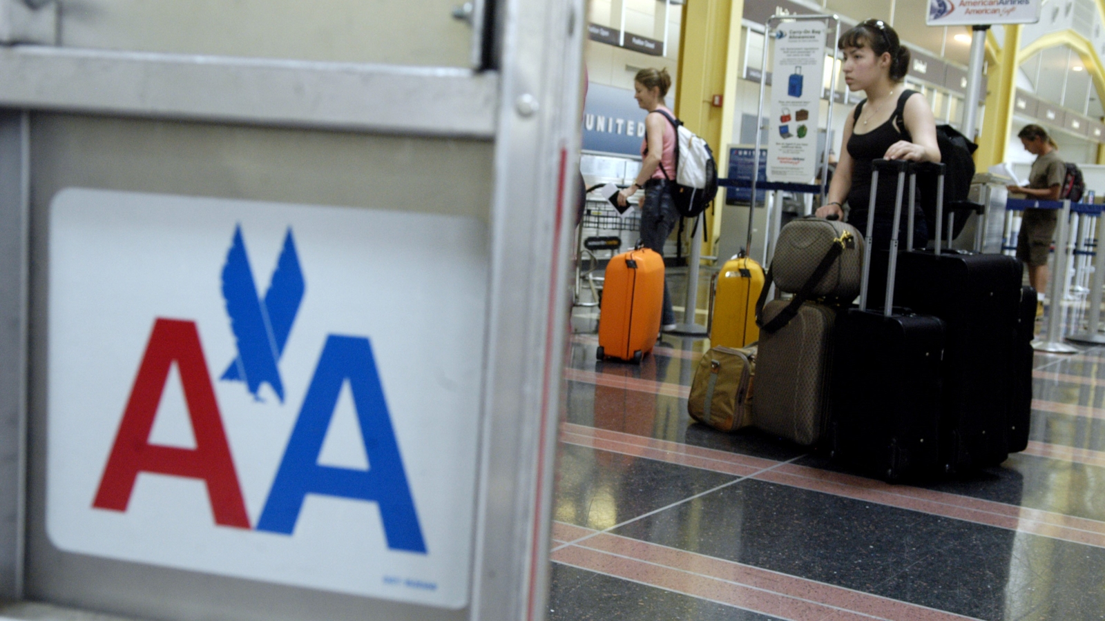 American Airlines removing gate bag-sizers | What this means for consumers