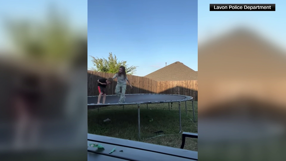 Heroic sister saves little brother from choking