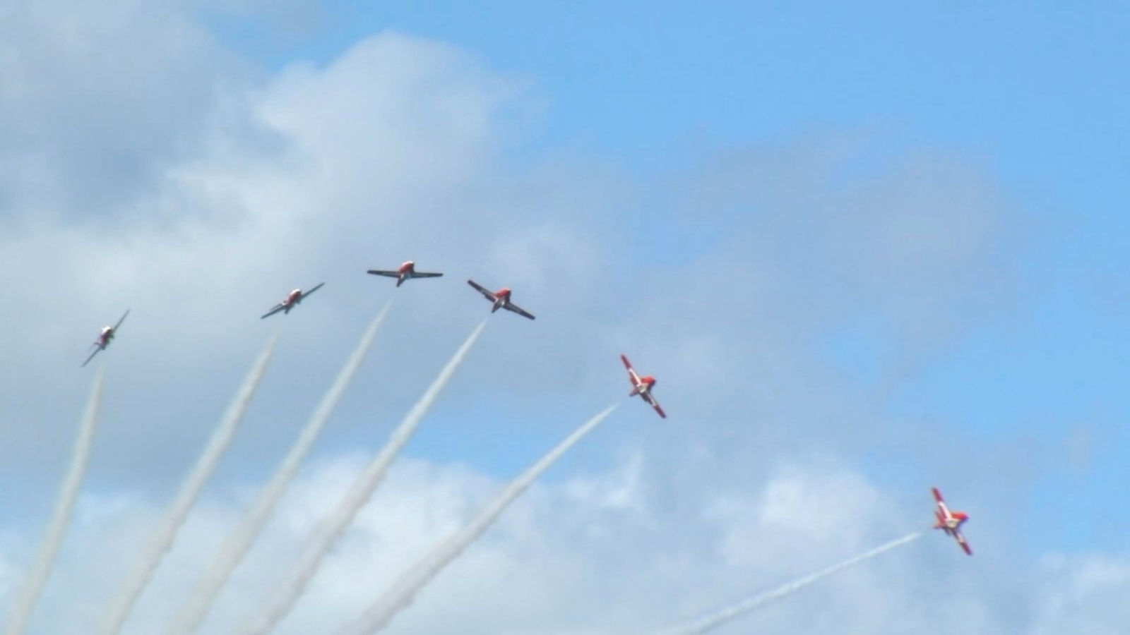 Canadian Snowbirds air show thrills SF Fleet Week spectators, despite no Blue Angels: ‘Spectacular!’