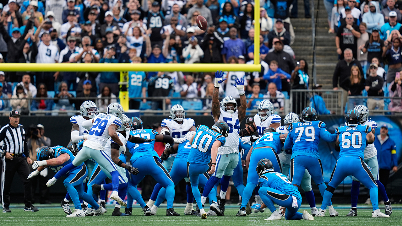 Ryan Fitzgerald kicks the game-winning field goal against the Dallas Cowboys on Sunday.