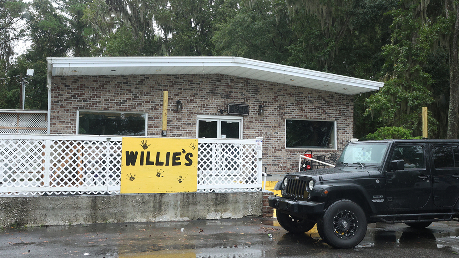 At least 4 killed, 20 hurt in bar shooting in St. Helena Island, South Carolina: Sheriff