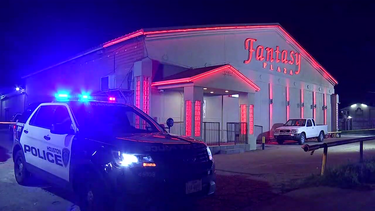 Man shot and killed outside Houston strip club