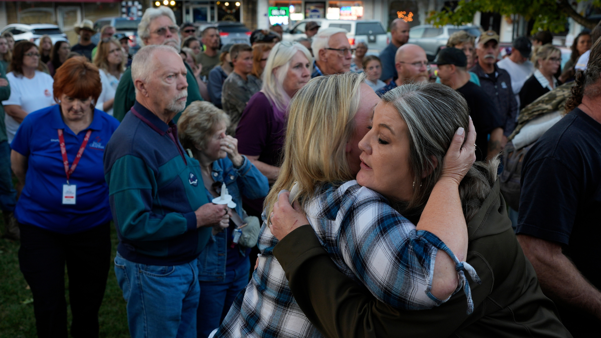 Authorities name the 16 killed in Tennessee plant blast, with a painstaking  investigation promised - ABC7 Los Angeles