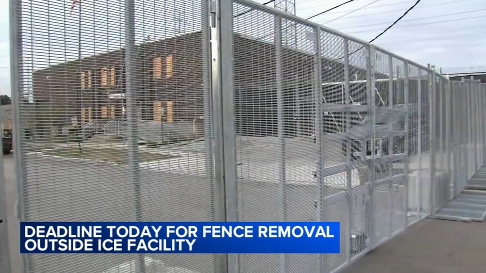 

Fence remains up at ICE facility in Broadview as judge's deadline nears