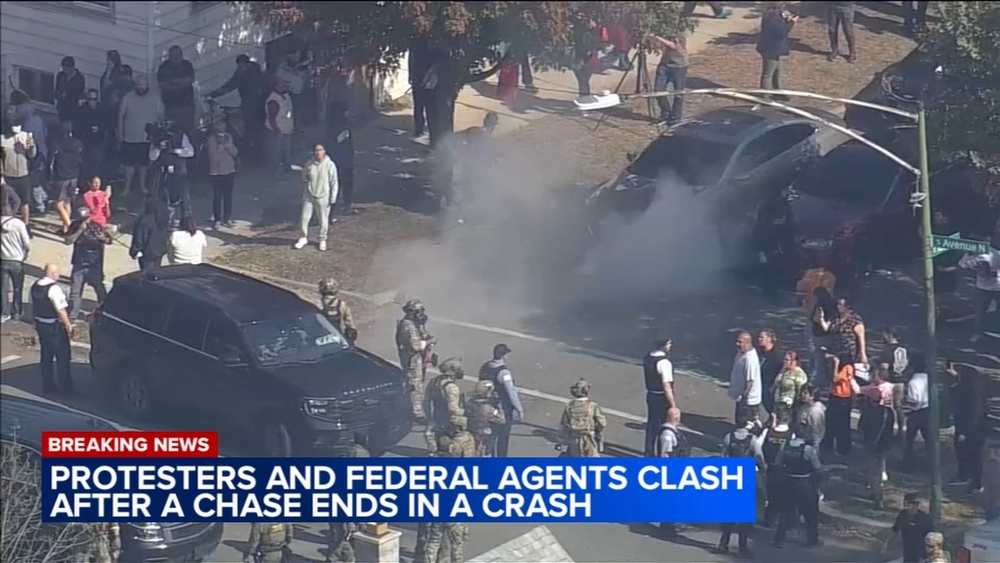 Feds involved in chase before E. Side crash; crowd tear gassed in area
