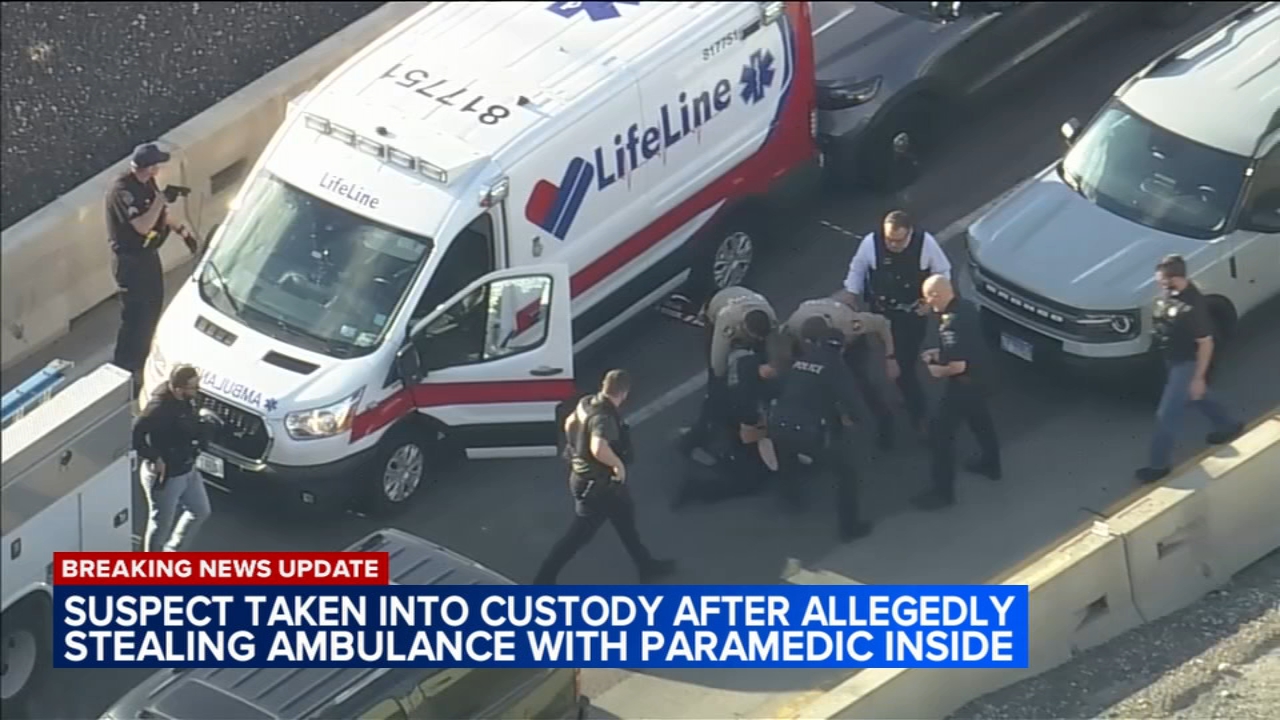 Suspect steals ambulance with worker inside; 1 arrested on I-294: ISP