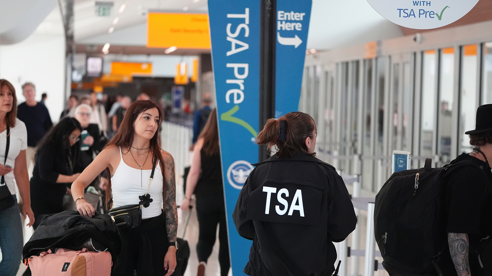 Aeroportos em Crise: O Shutdown do Governo Americano e o Caos Aéreo que Ninguém Viu Chegar!