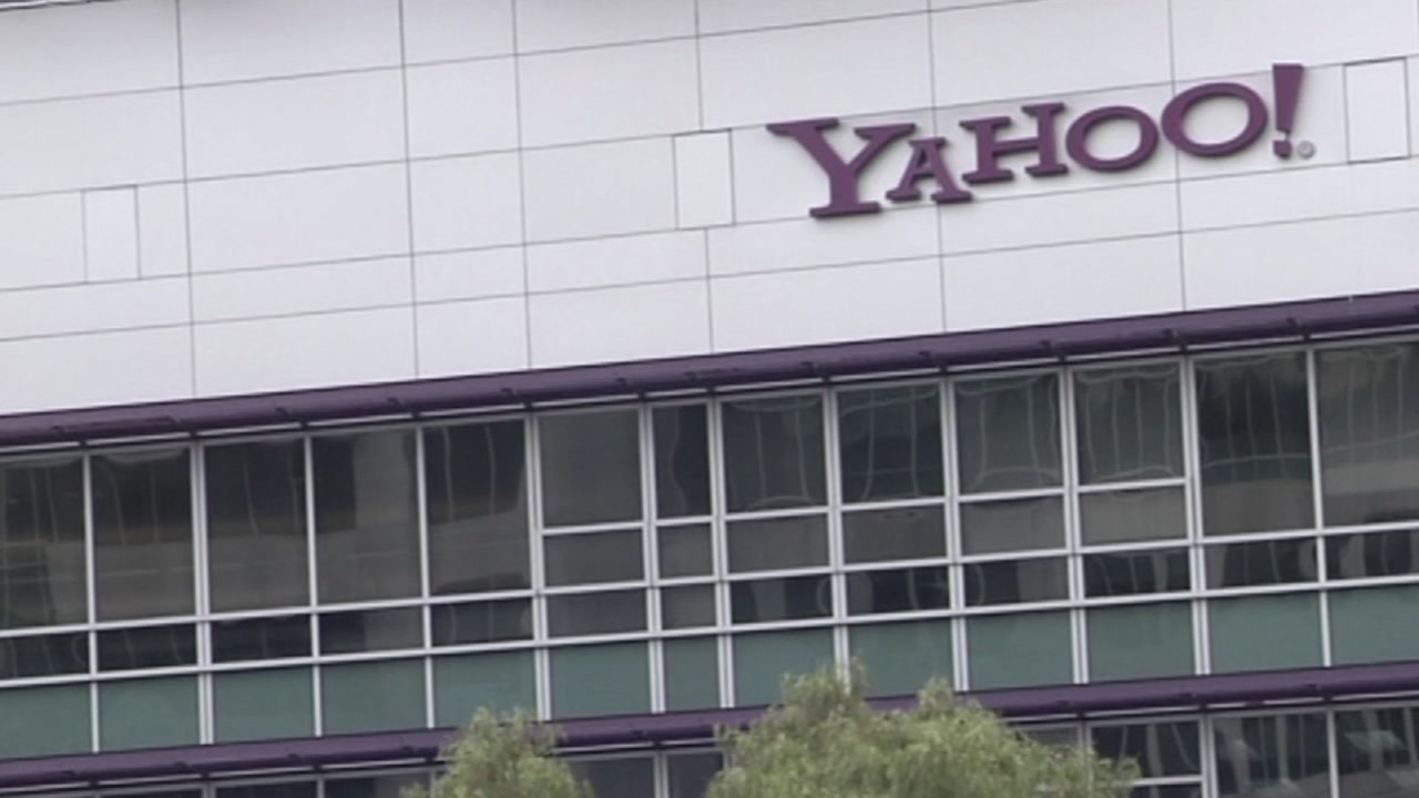 Russian FSB officers, hackers charged in Yahoo breach