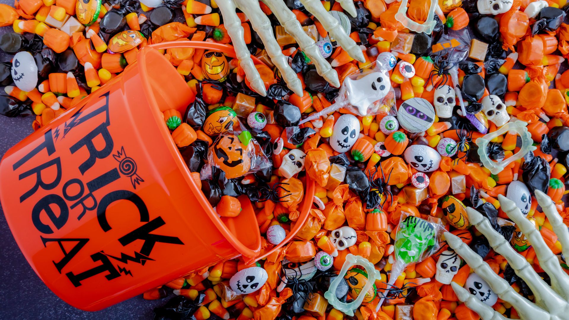 How to save money on candy this Halloween