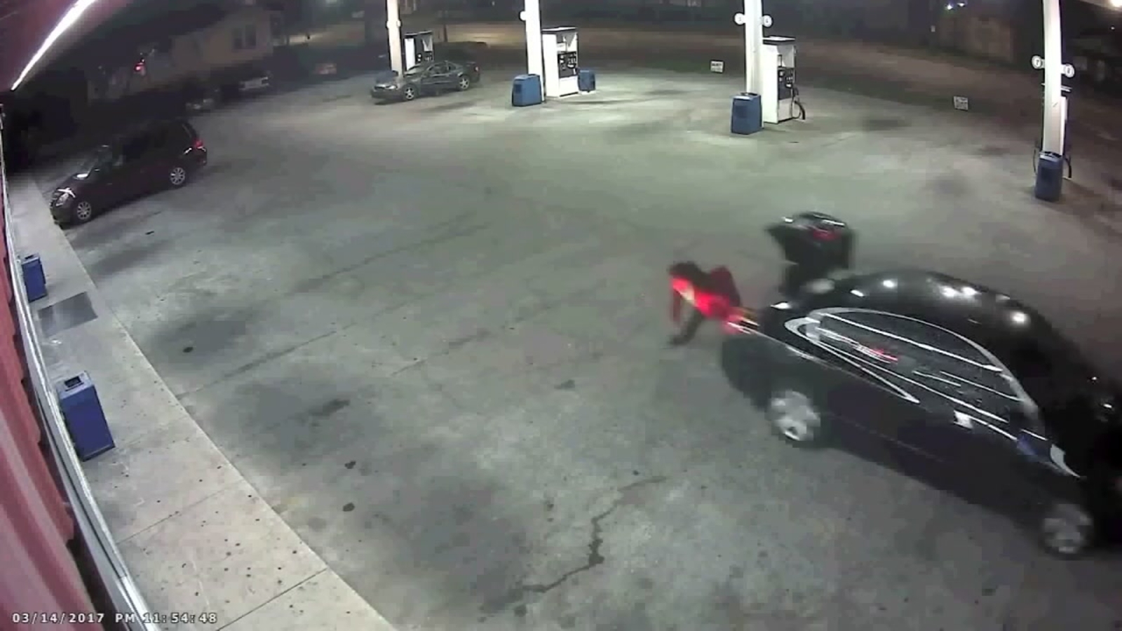 Woman escapes alleged kidnapping by jumping out of trunk - ABC30 Fresno