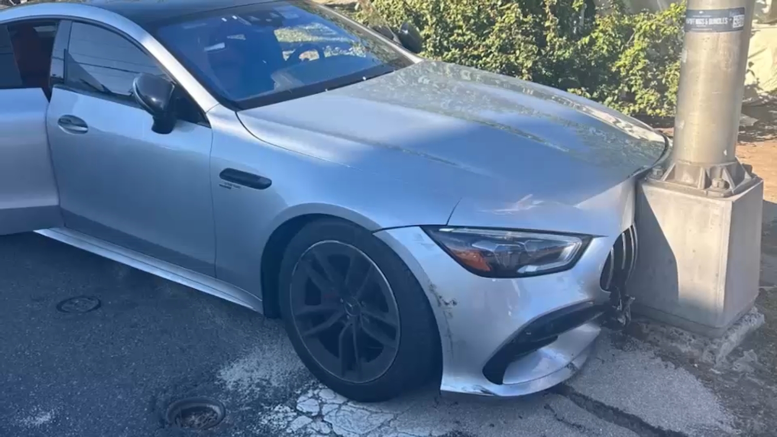 2 men arrested after retired judge's stolen car leads to police chase in Newark