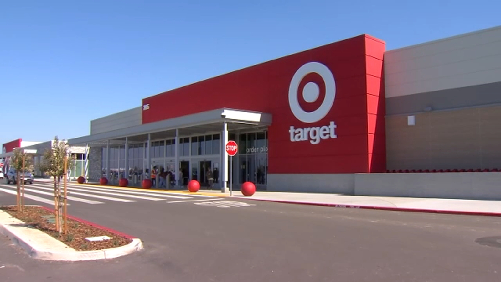 Businesses opening up at Fancher Creek Town Center in southeast Fresno