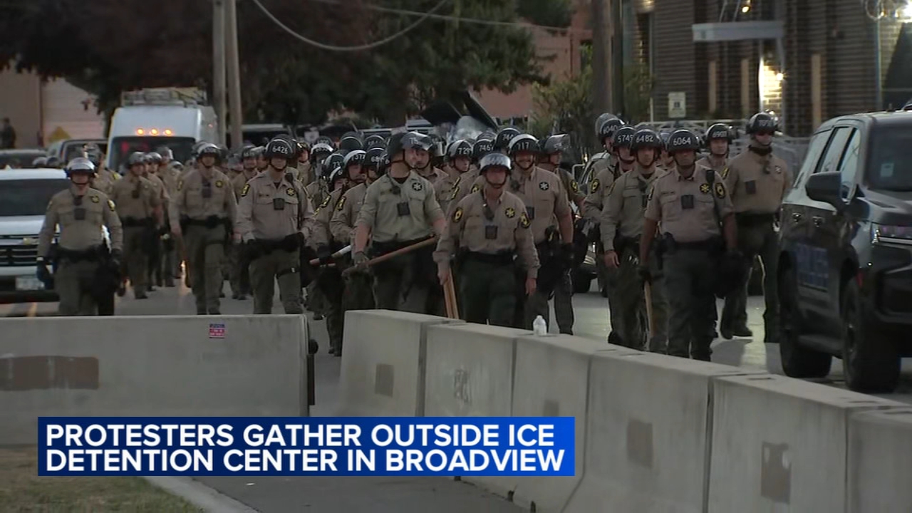 Trump admin asks SCOTUS to allow Nat. Guard deployment in Chicago area