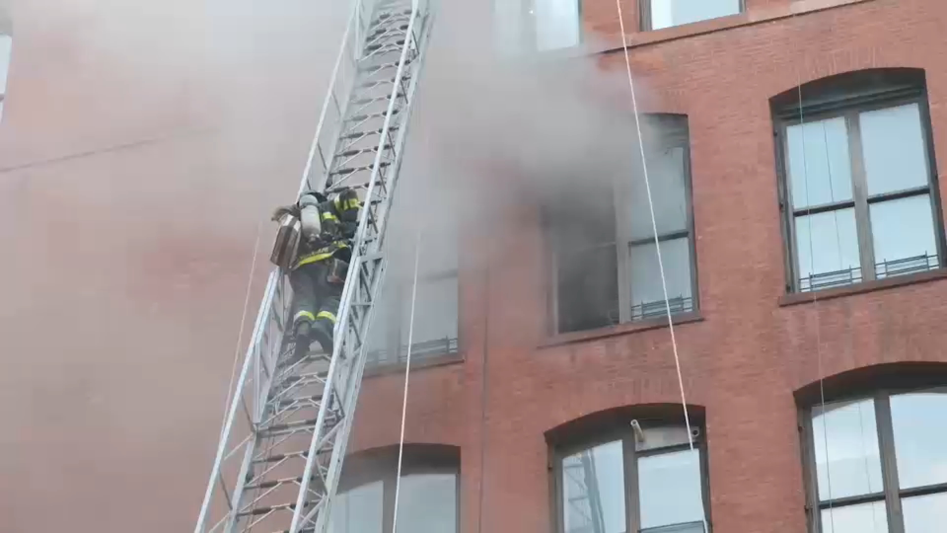 FDNY responds to fire at SoHo apartment building