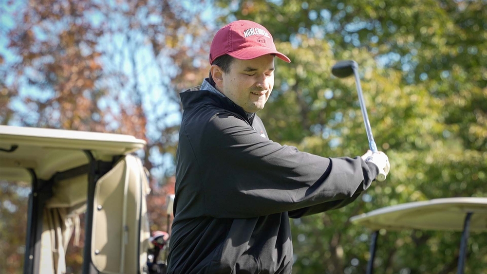 Blind golf association helps athletes take big swings