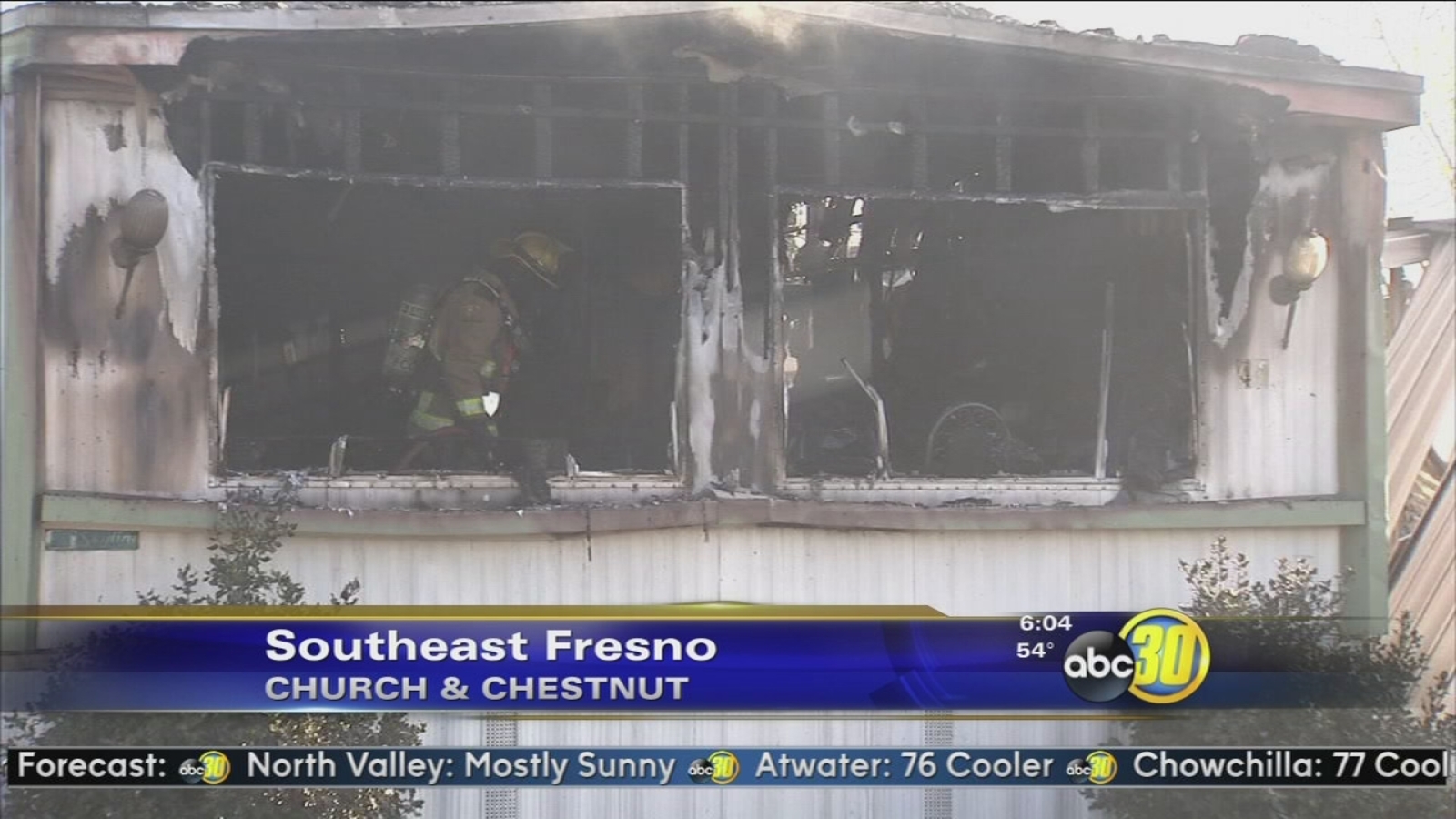 Fire destroys trailer home in Southeast Fresno - ABC30 Fresno