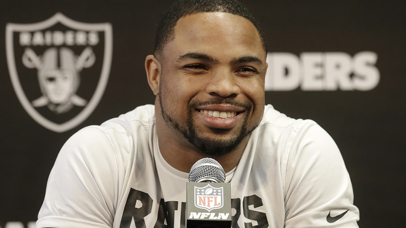Former NFL player Doug Martin died after being detained following Oakland home break-in, police say