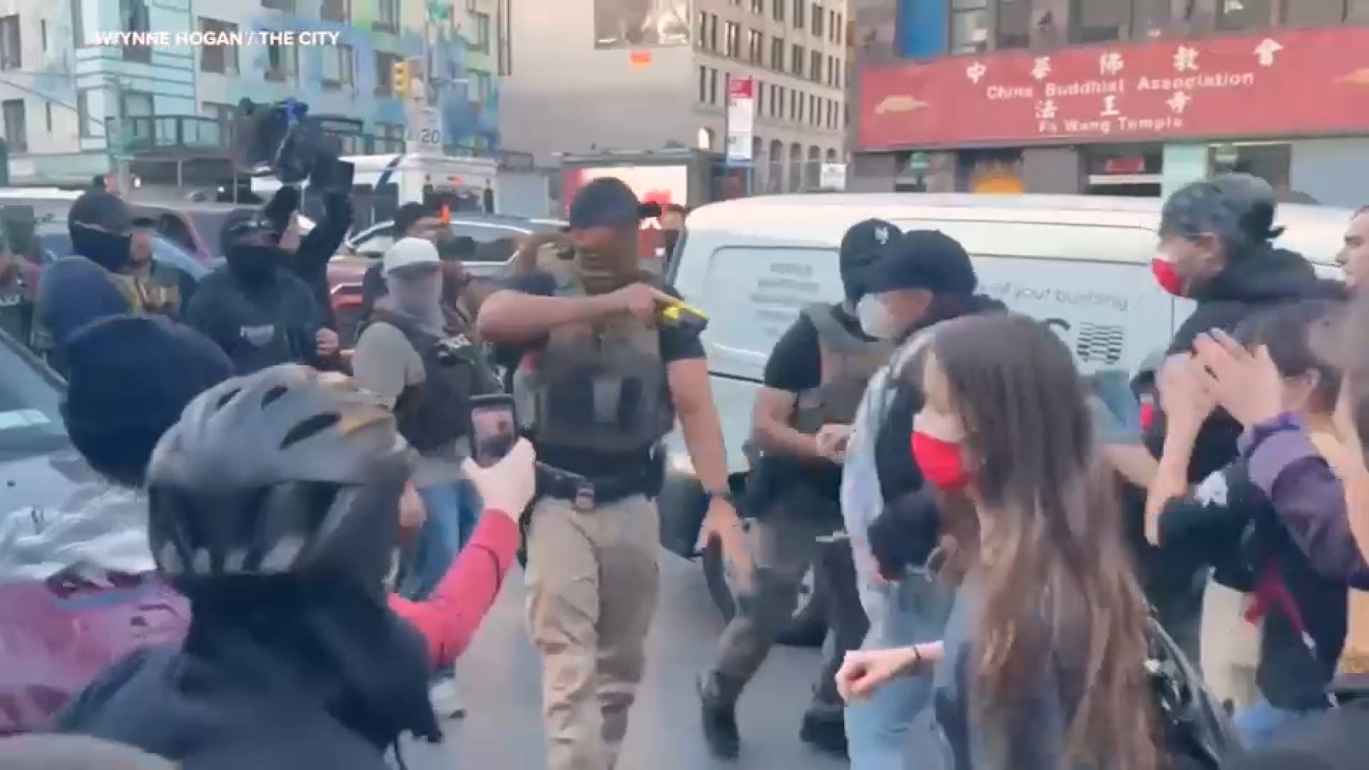 Federal agents carry out joint ICE crackdown on illegal vending on Canal Street