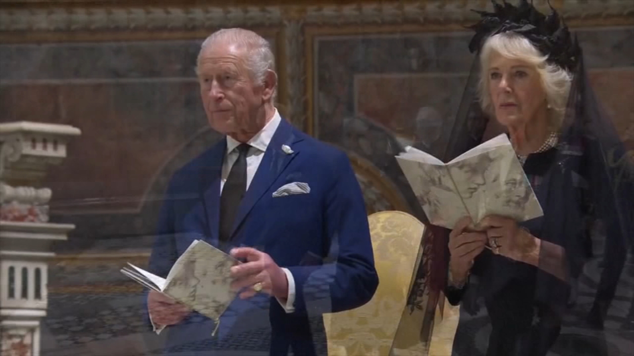 Pope Leo XIV meets with King Charles, Queen Camilla at Vatican