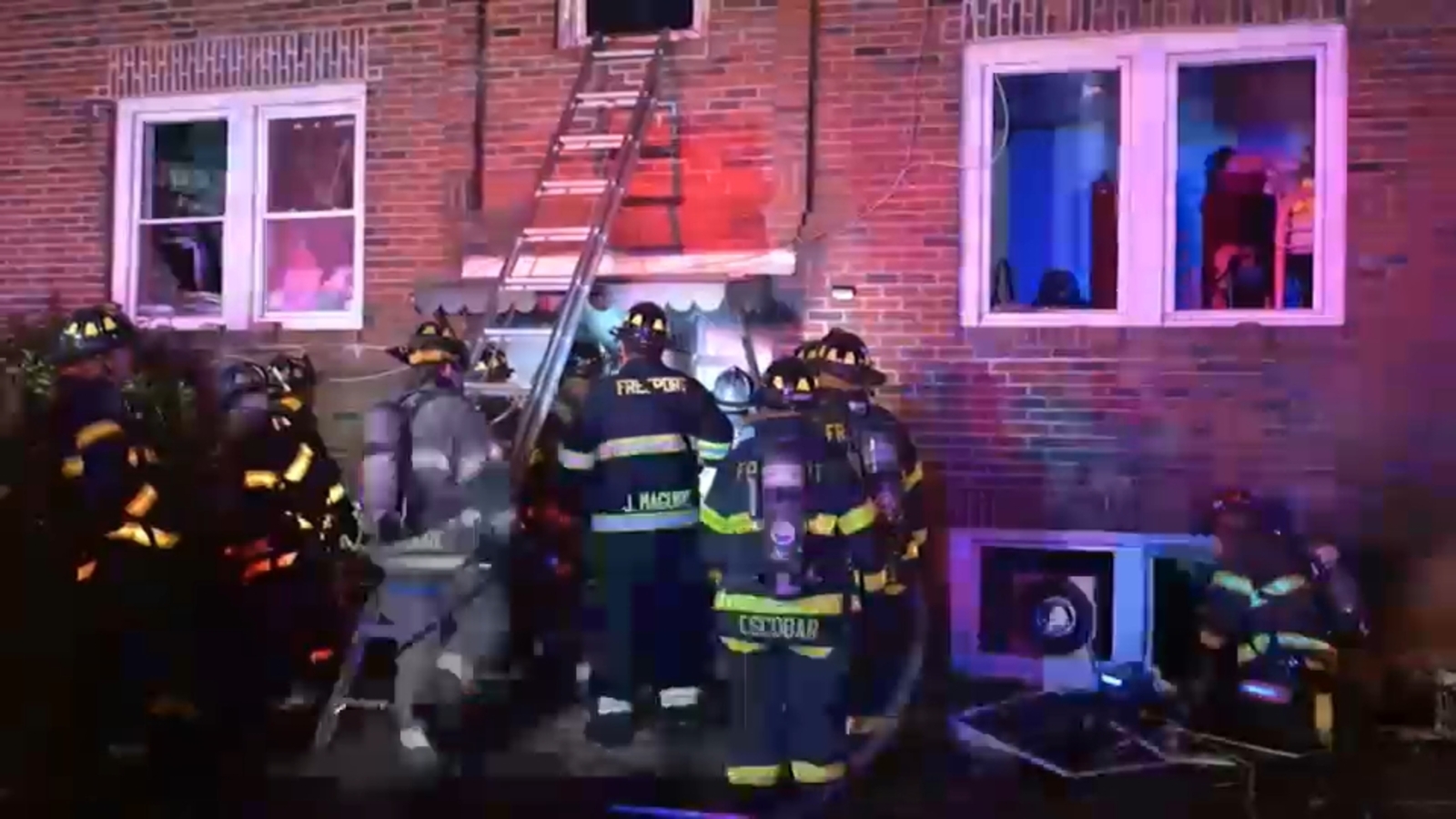 4 hurt, 1 seriously in Freeport, Nassau County apartment fire - ABC7 ...