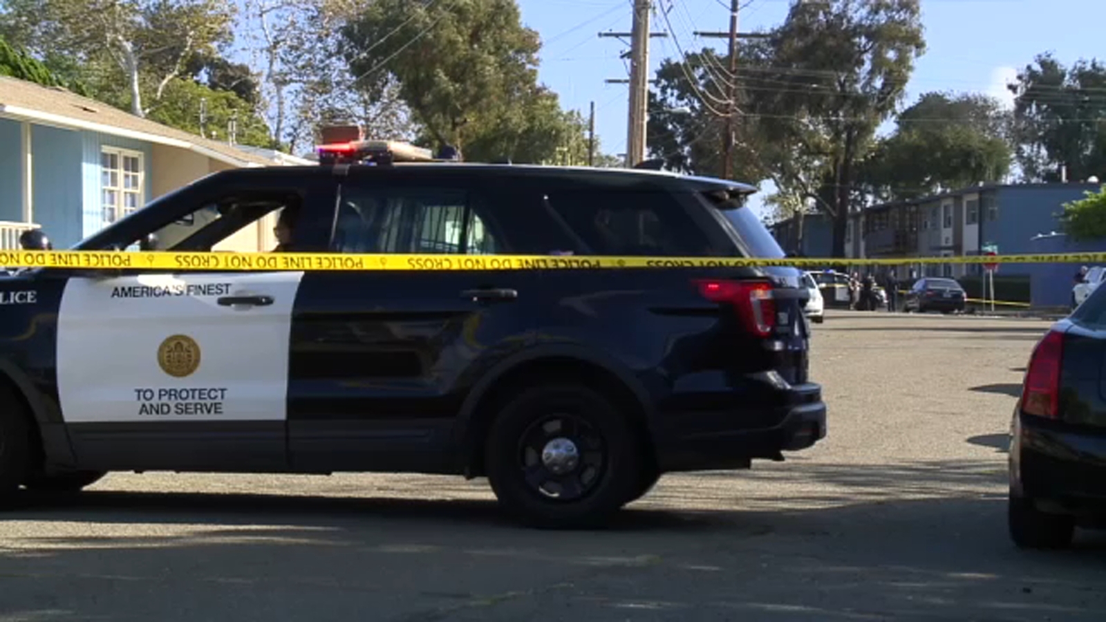 3 federal officers injured after man rams car to evade arrest in San Diego, ICE says