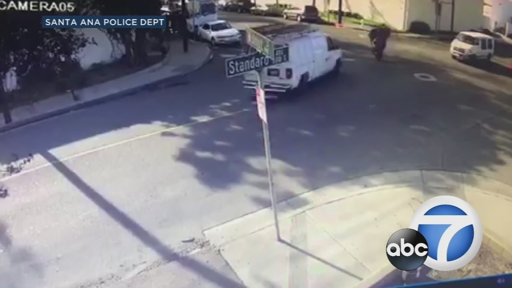 Santa Ana hit-and-run crash kills motorcyclist