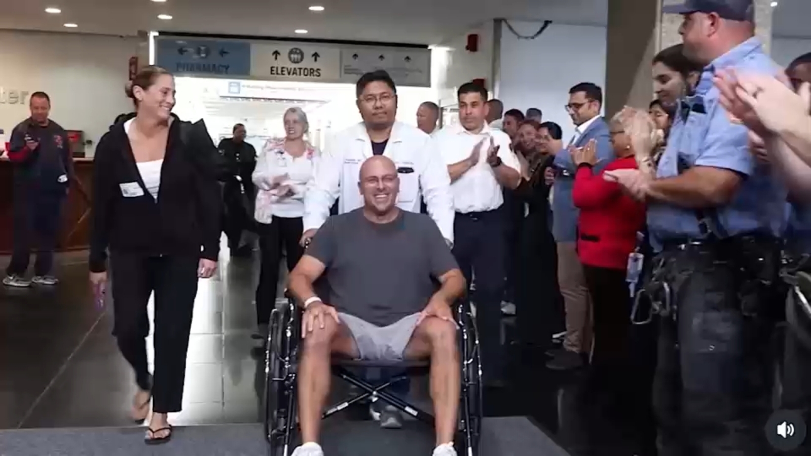 FDNY firefighter goes into cardiac arrest inside Lower Manhattan firehouse - ABC7 New York